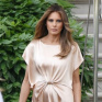 Мелания Трамп восхищает публику в шелковом платье Monique Lhuillier