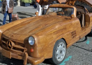 Мастер создал действующую копию культового суперкара Mercedes из дерева