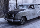 Редкий Saab, забытый в лесу, снова на ходу: в Швеции оживили автомобиль после 55 лет простоя