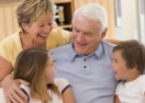 Общение с родственниками продлевает жизнь человека - ученые